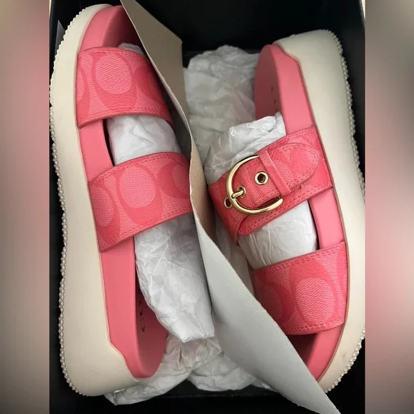 Coach Women's Pink Sandals
Size 6 - Picture 4 of 5